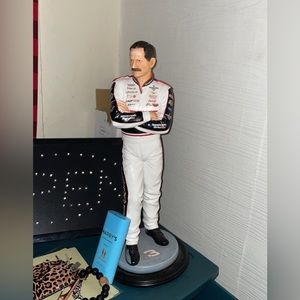 Dale Earnhardt statue
